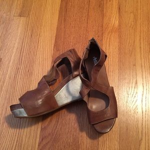 Antelope Back Zip Wedge Heels